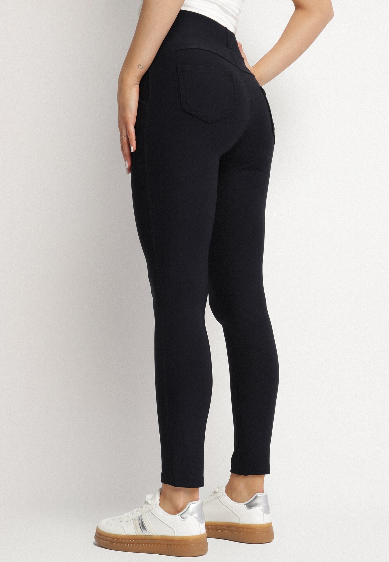 yu & me Pantaloni Bleumarin cu croială ajustată cu elastic în talie și cu talie înaltă Selbia