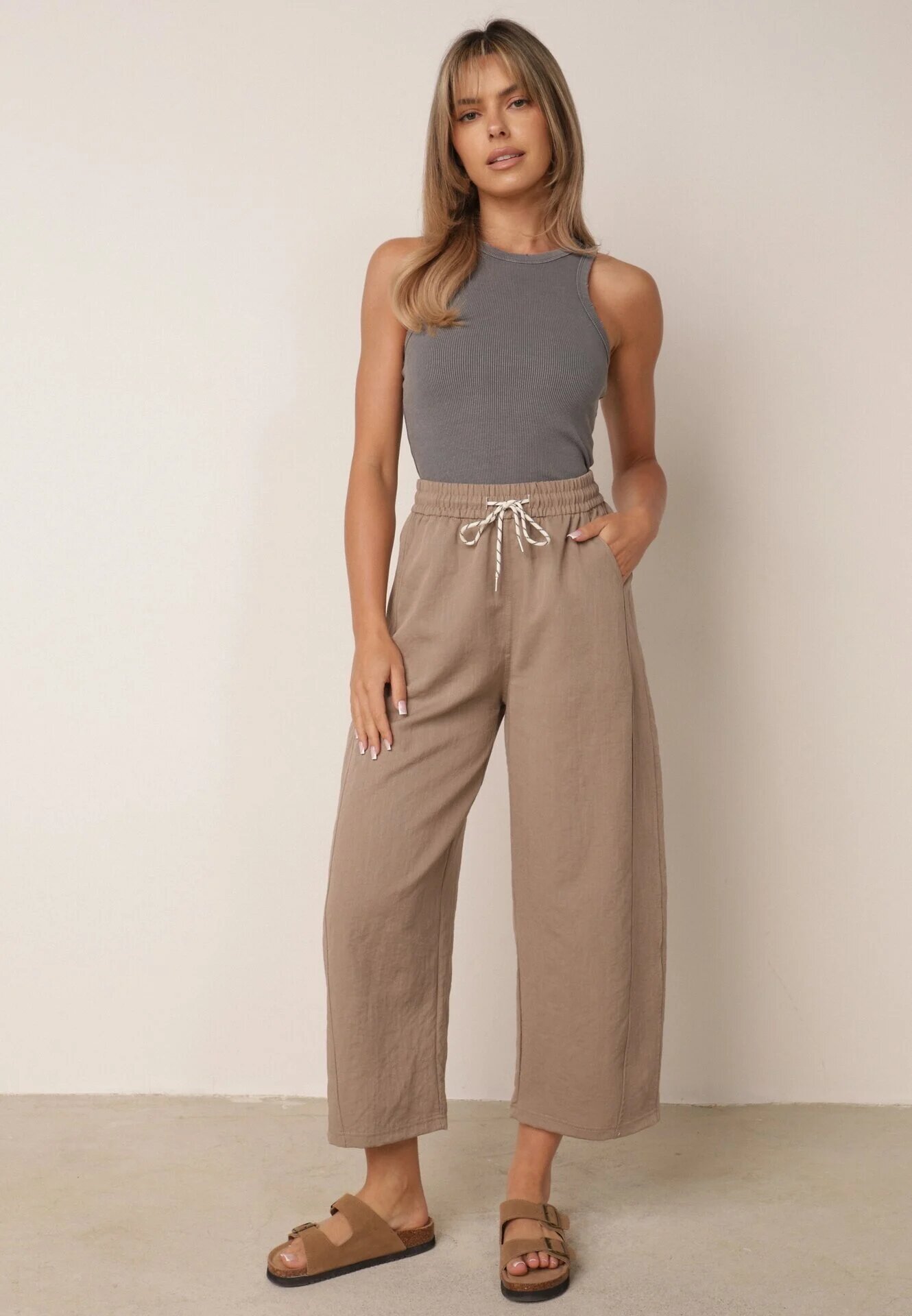 yu & me Pantaloni Casual cu croială Barrel cu talie înaltă și șnur în talie Kosma Bej