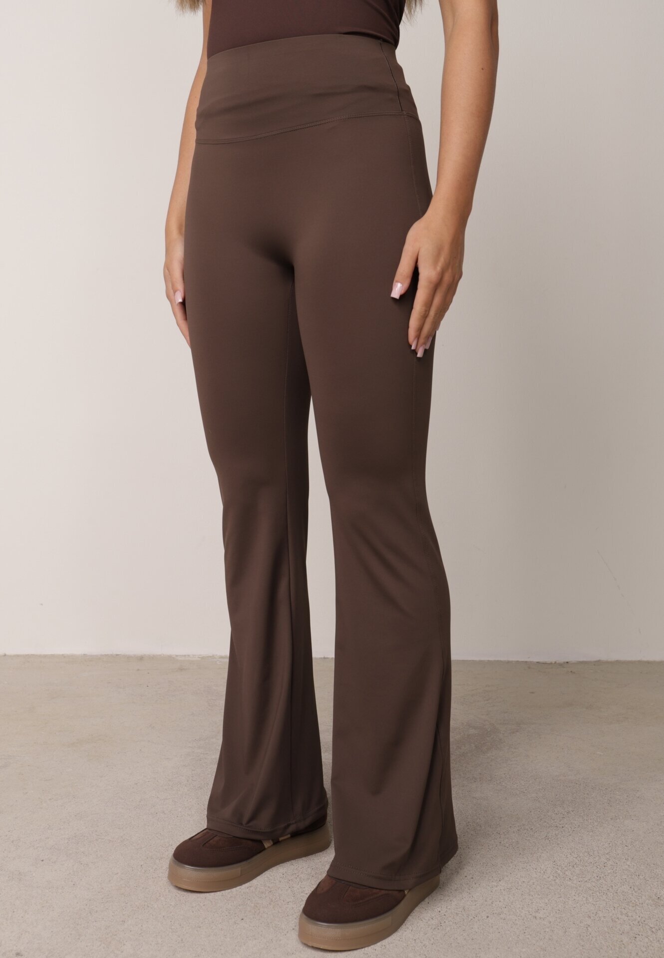 yu & me Pantaloni coloană cu talie înaltă Melonell Maro
