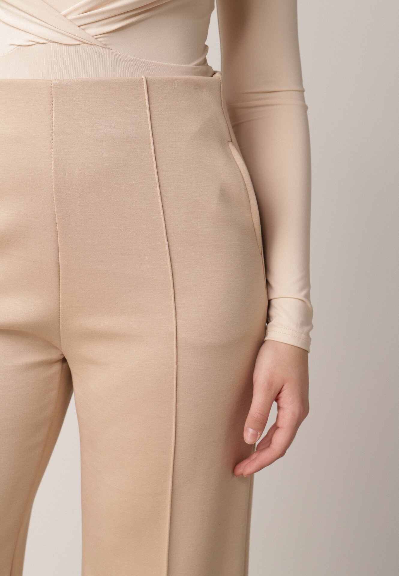 yu & me Pantaloni Eleganti Bej din Bumbac și Viscoză cu dungă Valelia