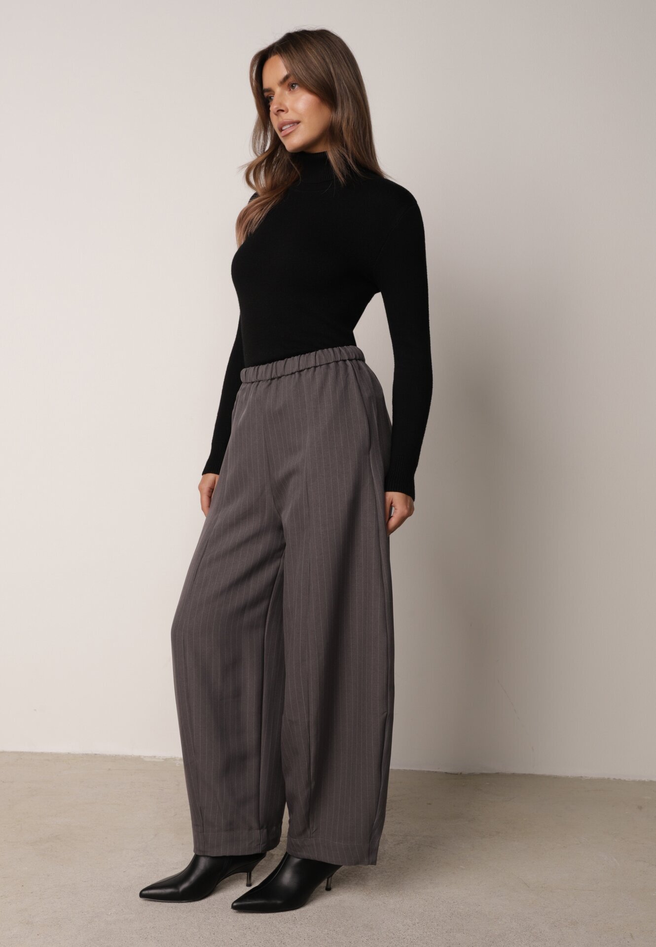 yu & me Pantaloni eleganți Casual în dungi fine croi balloon Ralaefa Gri