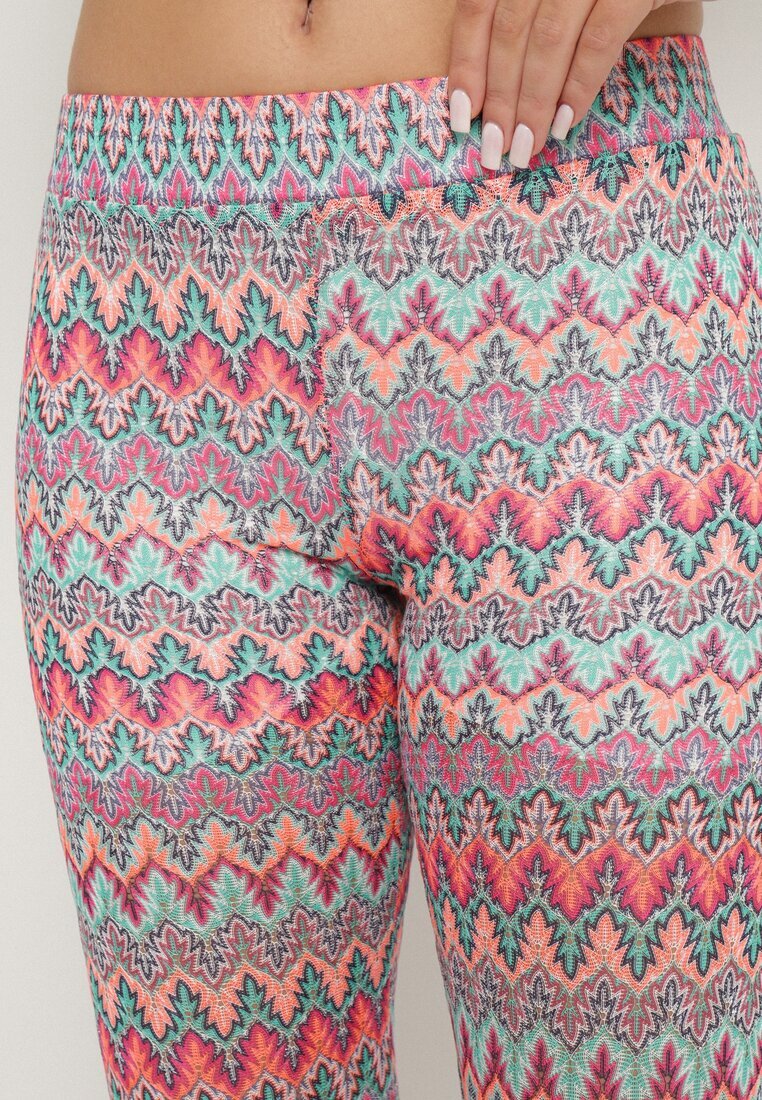 yu & me Pantaloni Fuchsia evazați cu model geometric Novivana
