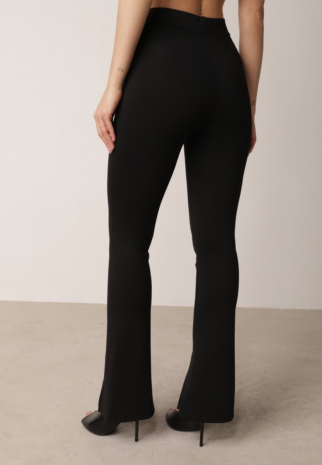 yu & me Pantaloni negri clopot cu decupaje decorative Telocus