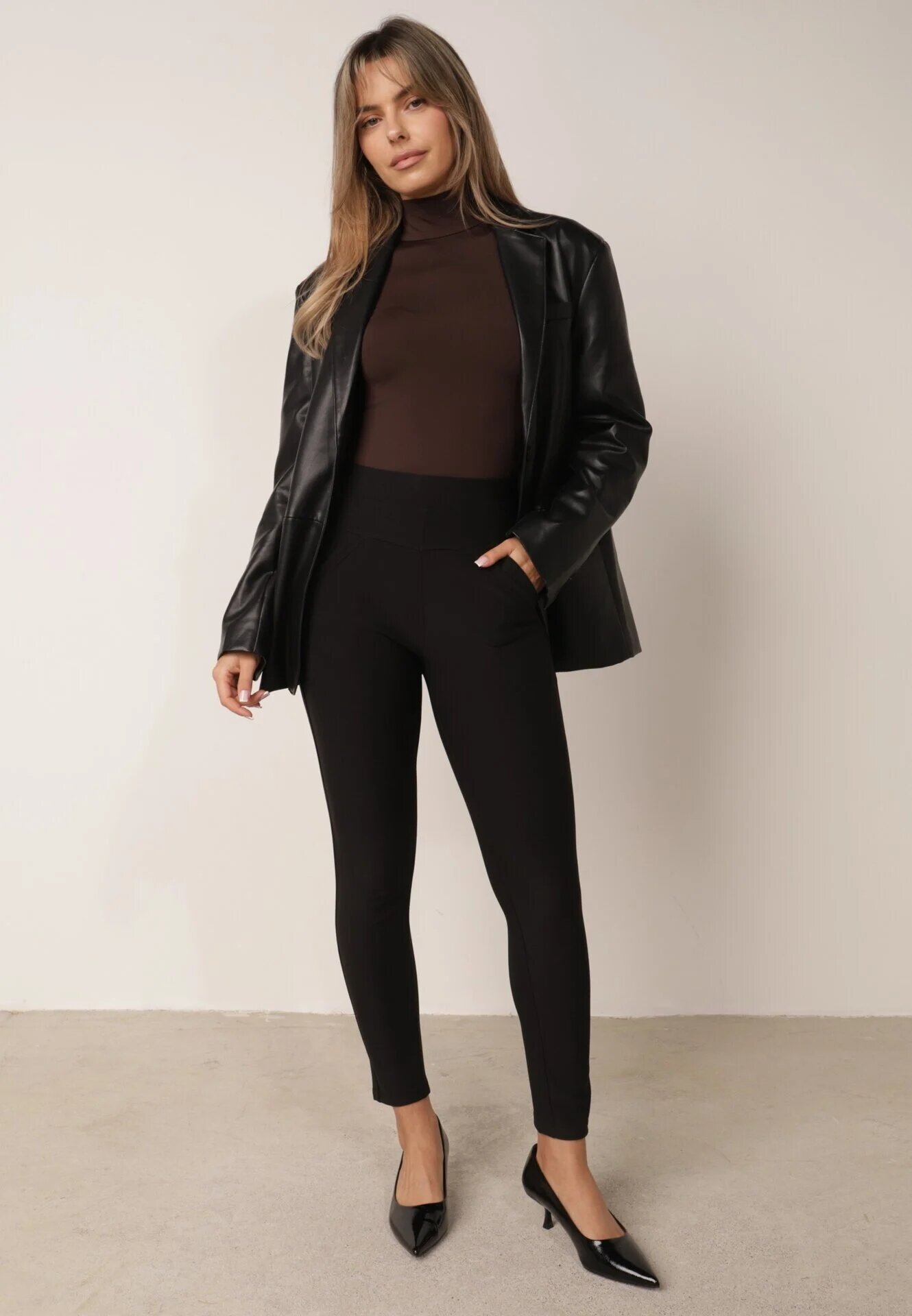 yu & me Pantaloni Negri cu croială ajustată cu elastic în talie și buzunare Rizenna