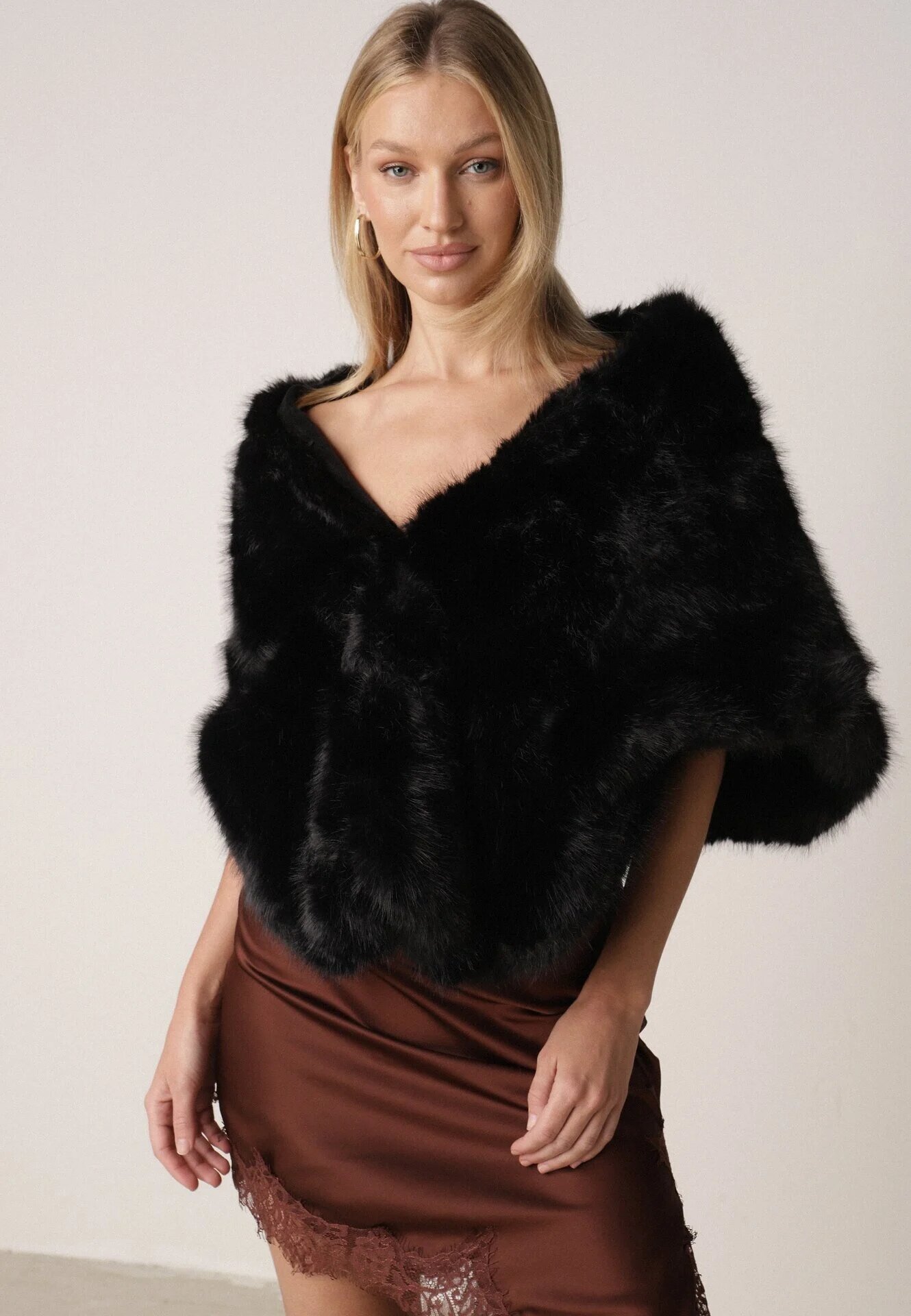yu & me Poncho Negru