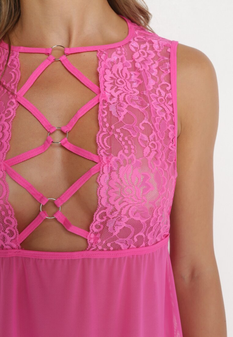 yuna Cămașă de noapte fucsia din plasă decorată cu dantelă și legătură și Stringuri Roberitte