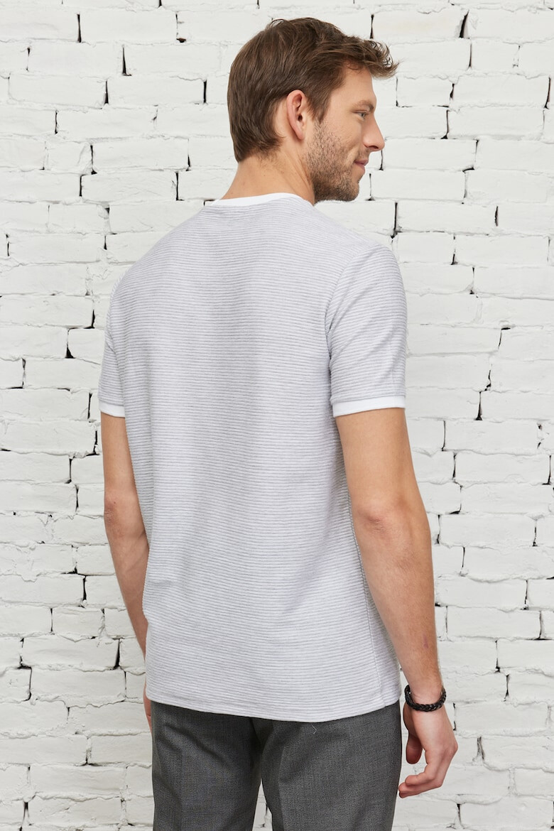 AC&Co Tricou striat cu detalii contrastante - Pled.ro