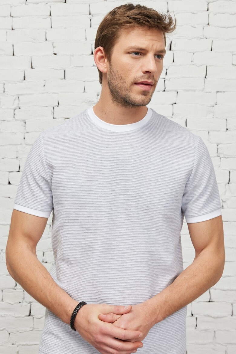 AC&Co Tricou striat cu detalii contrastante - Pled.ro