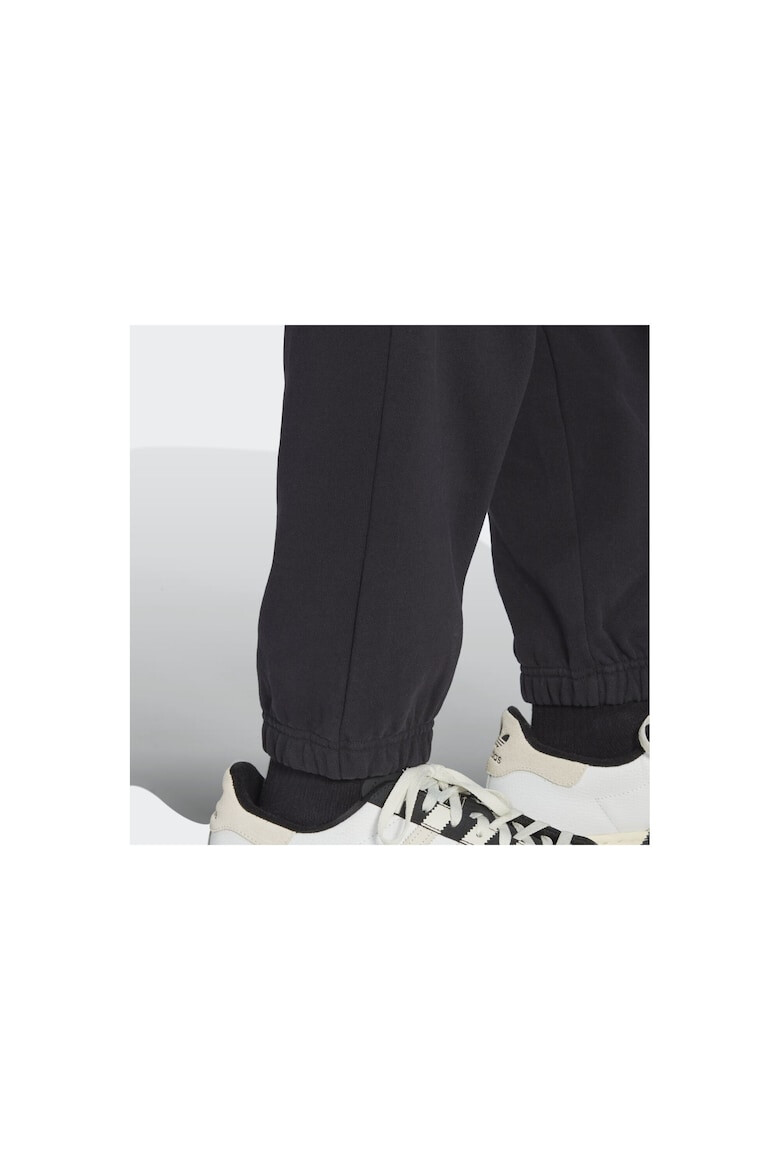 adidas Pantaloni trening Logo Swtpnt HM4948 - Pled.ro