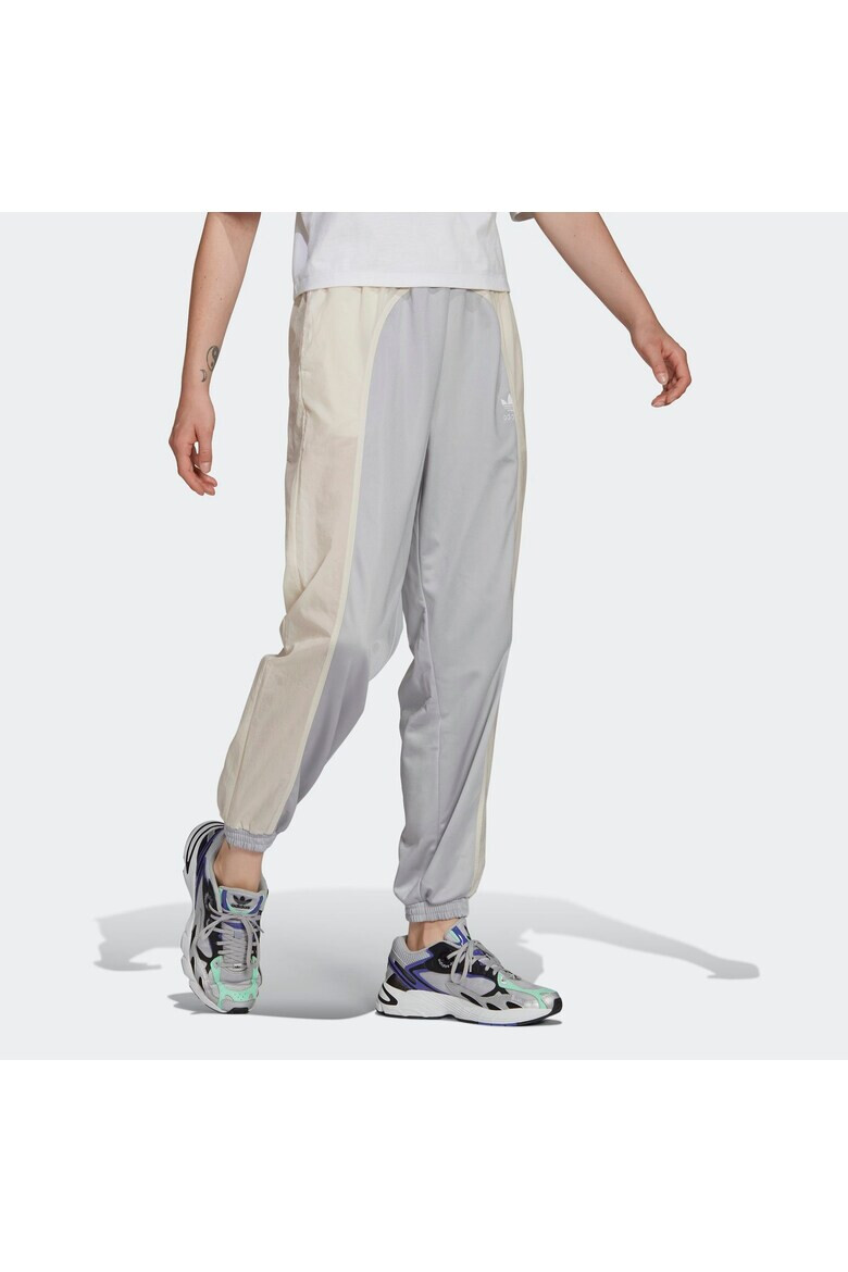 adidas Pantaloni trening Pants HC7046 - Pled.ro