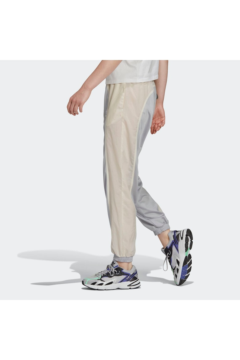 adidas Pantaloni trening Pants HC7046 - Pled.ro