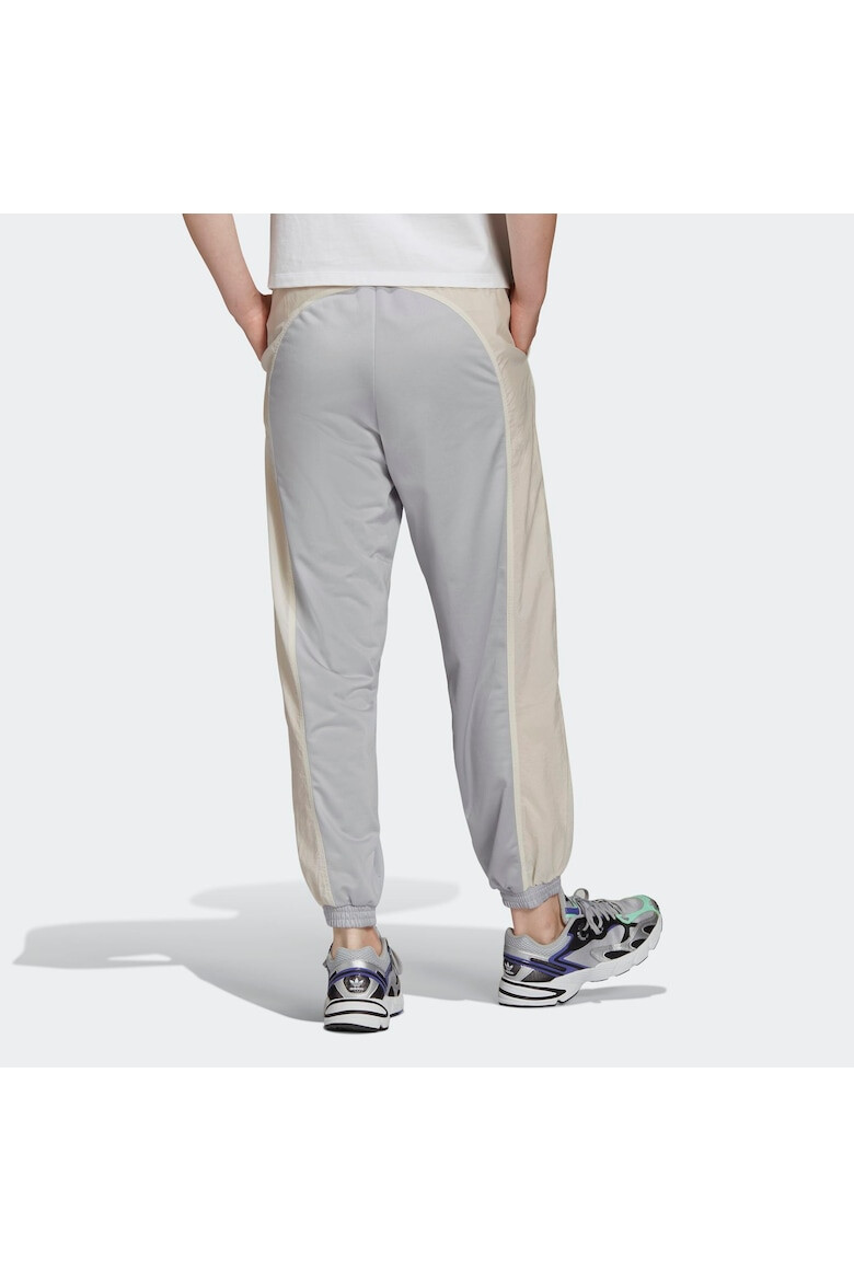 adidas Pantaloni trening Pants HC7046 - Pled.ro