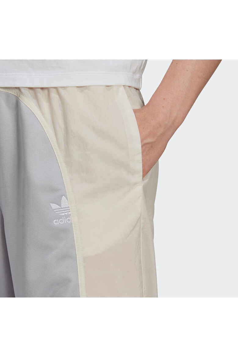 adidas Pantaloni trening Pants HC7046 - Pled.ro