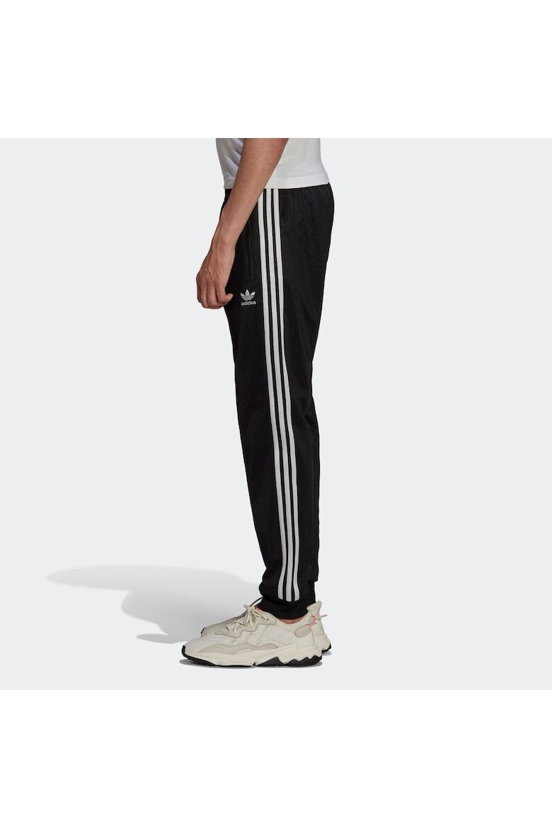 adidas Pantaloni trening SUPERSTAR HS TP HC1934 - Pled.ro