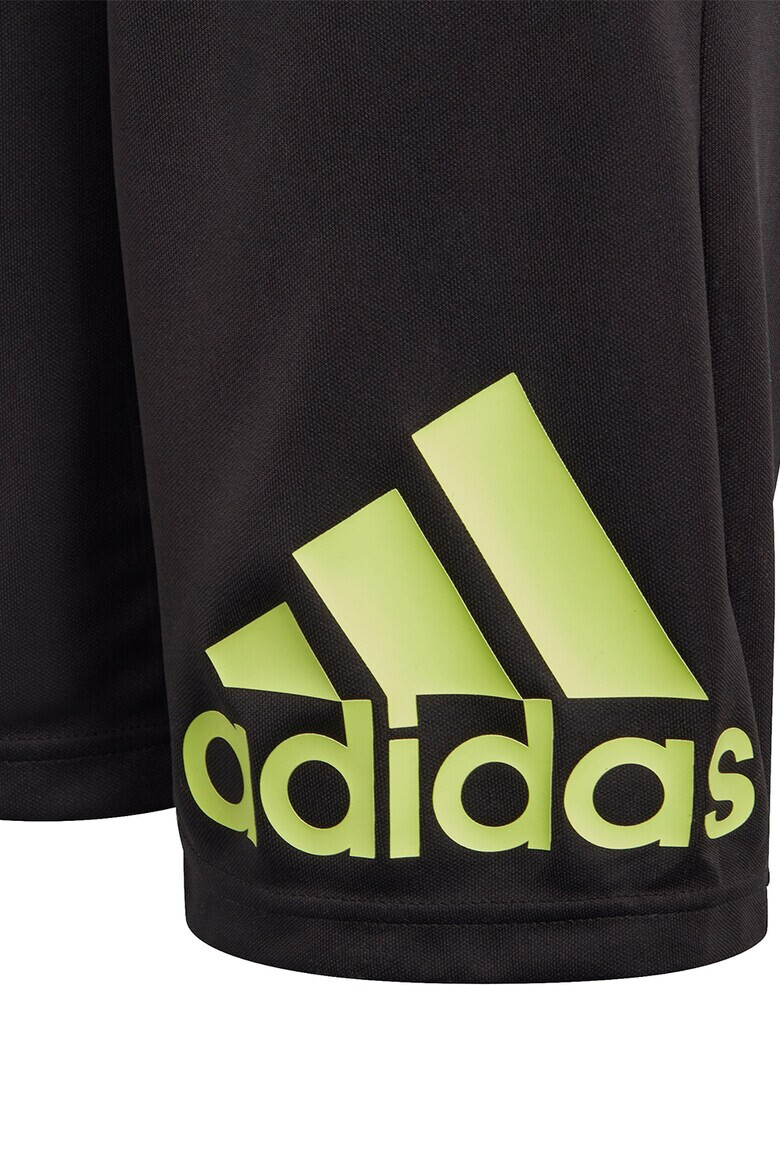 adidas Sportswear Pantaloni scurti cu logo contrastant Designed To Move - Pled.ro