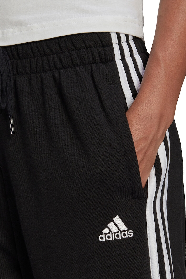 adidas Sportswear Pantaloni sport cu benzi laterale contrastante Essentials - Pled.ro