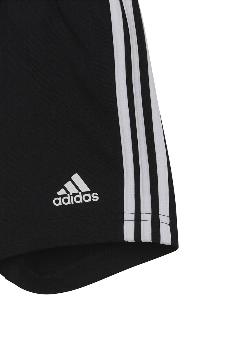 adidas Sportswear Set de tricou si pantaloni scurti cu benzi laterale contrastante - Pled.ro