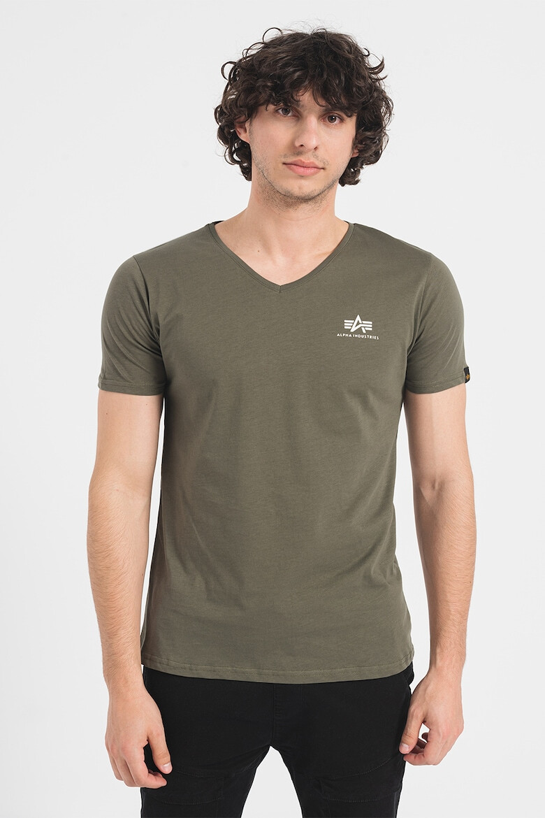 ALPHA INDUSTRIES Tricou cu decolteu in V si logo pe piept - Pled.ro