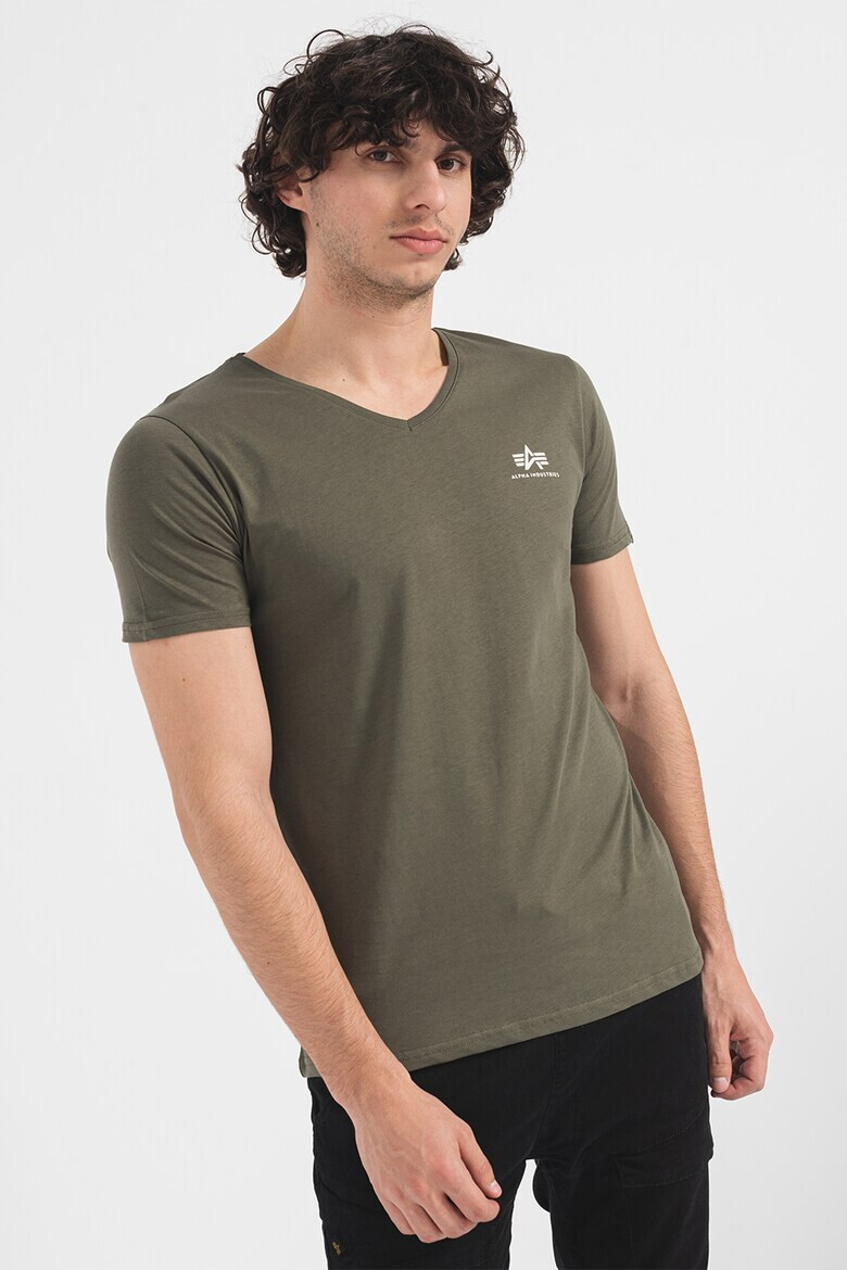 ALPHA INDUSTRIES Tricou cu decolteu in V si logo pe piept - Pled.ro