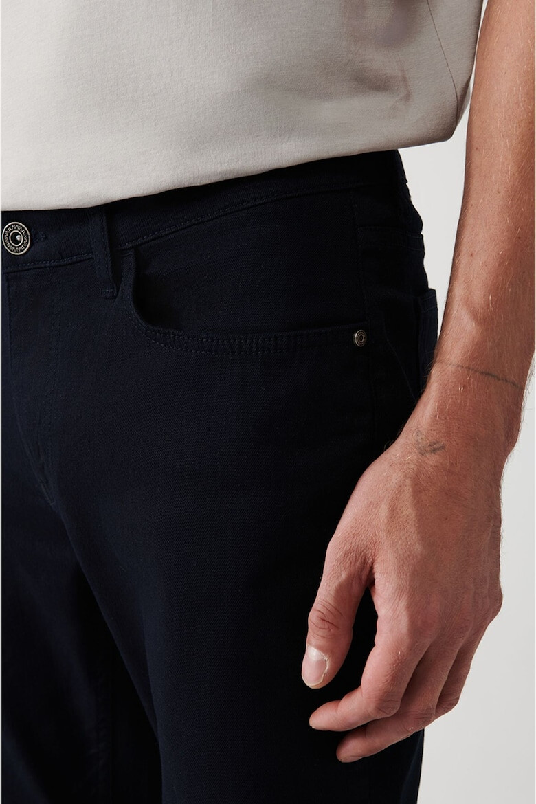 Avva Pantaloni slim fit din material elastic - Pled.ro