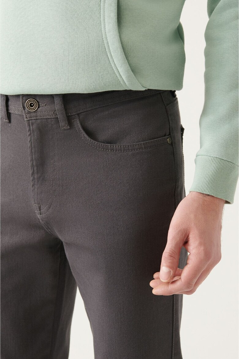 Avva Pantaloni slim fit - Pled.ro