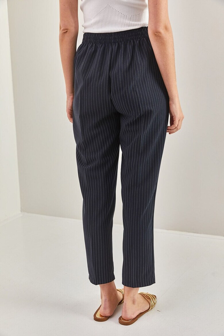 Bianco Lucci Pantaloni crop elganti - Pled.ro