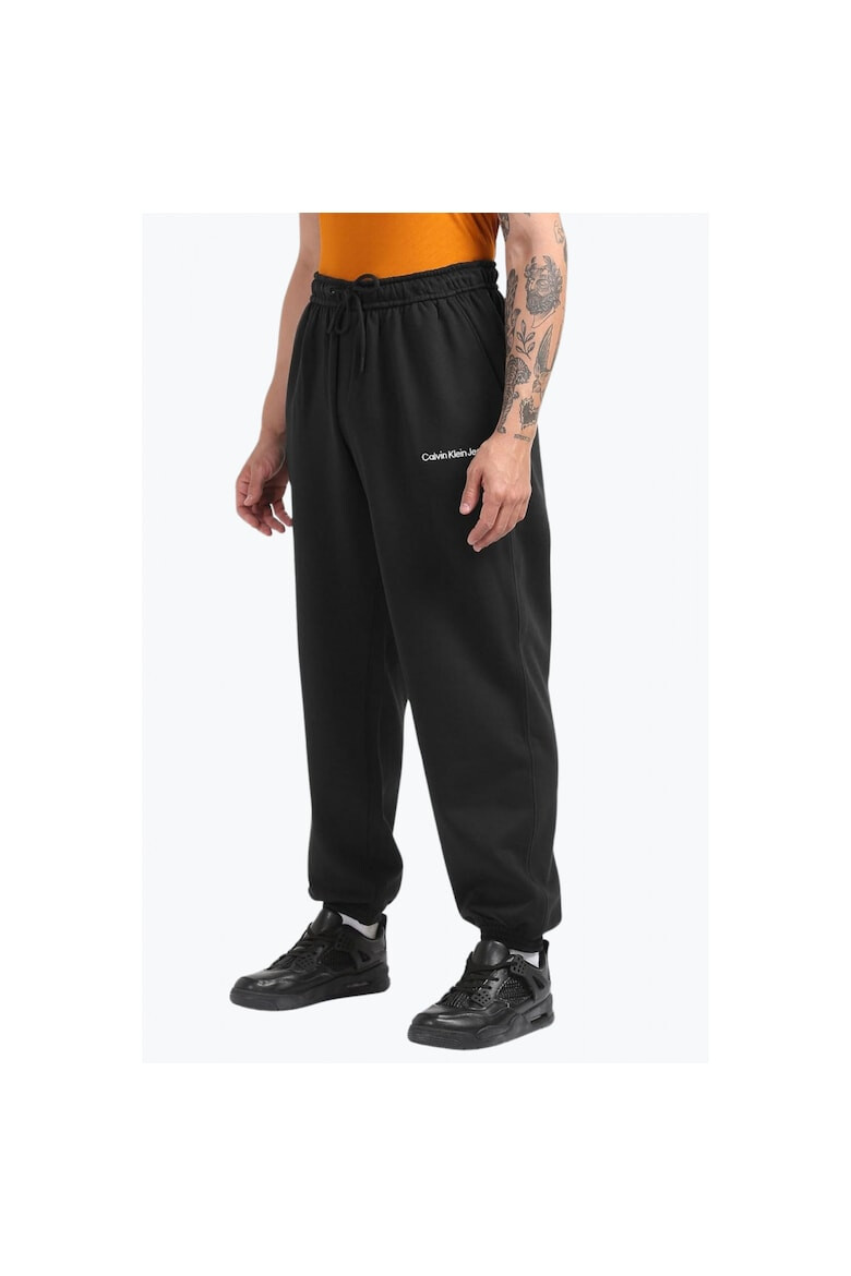 CALVIN KLEIN JEANS Pantaloni trening barbati din molton cu croiala Relaxed Fit negru - Pled.ro