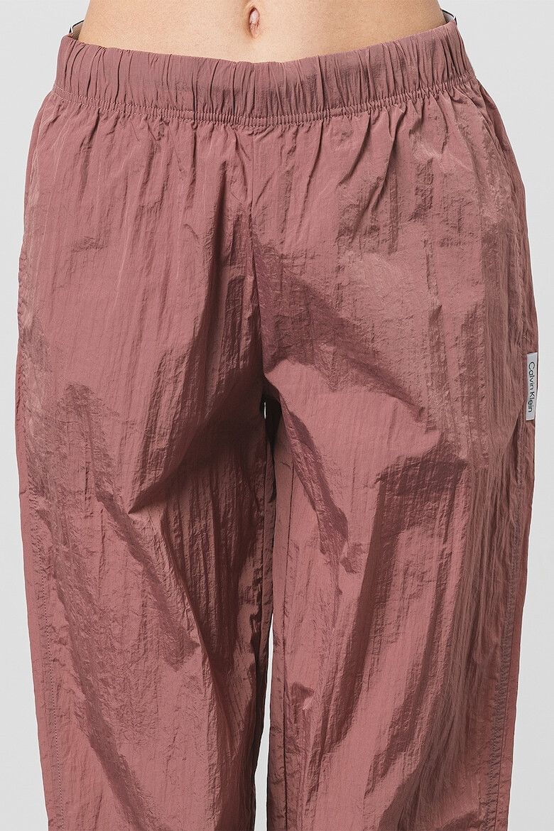 CALVIN KLEIN Pantaloni relaxed fit cu banda logo pe spate si talie elastica - Pled.ro