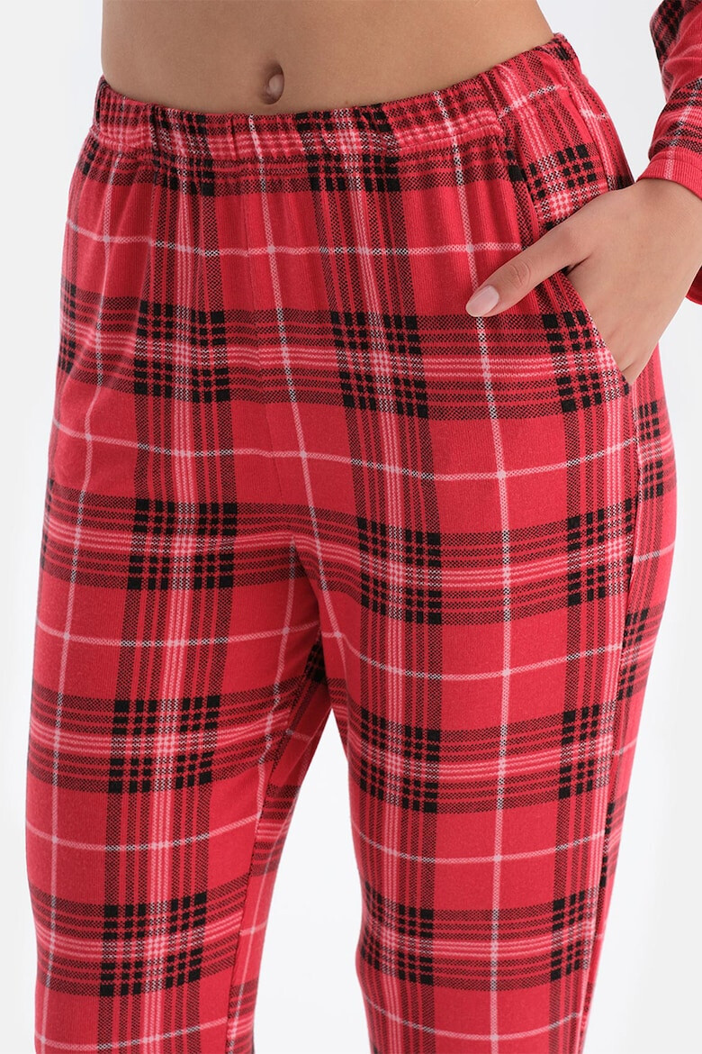 DAGI Pijama cu pantaloni lungi model in carouri si buzunare laterale - Pled.ro