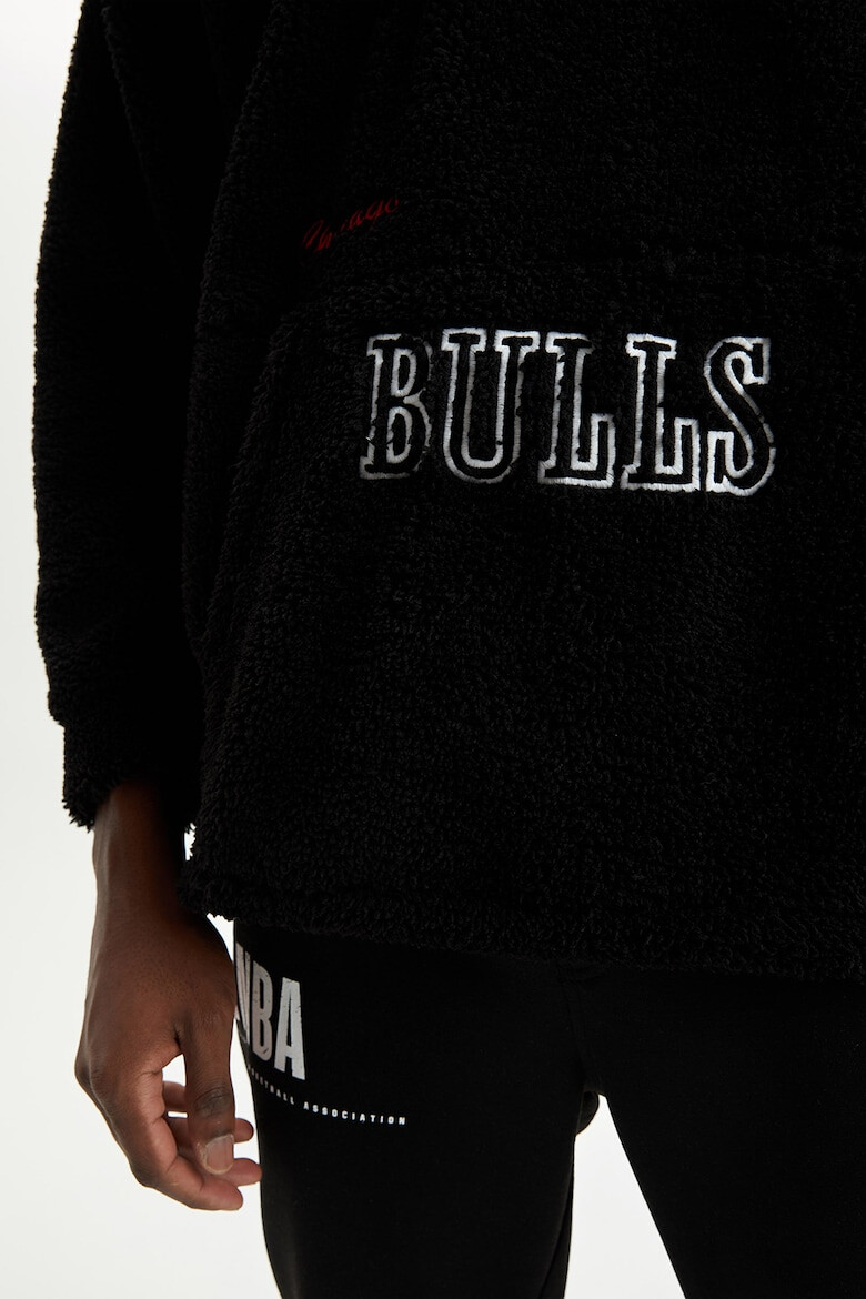 DeFacto Bluza sport supradimensionata din material teddy cu licenta Chicago Bulls - Pled.ro