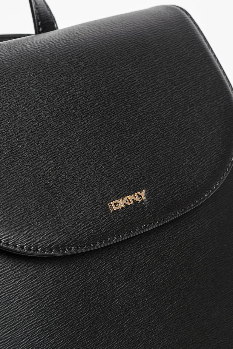 DKNY Rucsac din piele saffiano cu aplicatie logo Bryant - Pled.ro