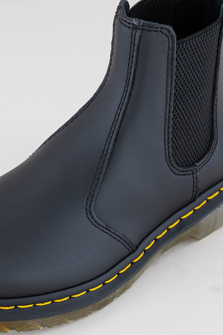 Dr. Martens Ghete Chelsea de piele cu segmente din material textil 2976 - Pled.ro