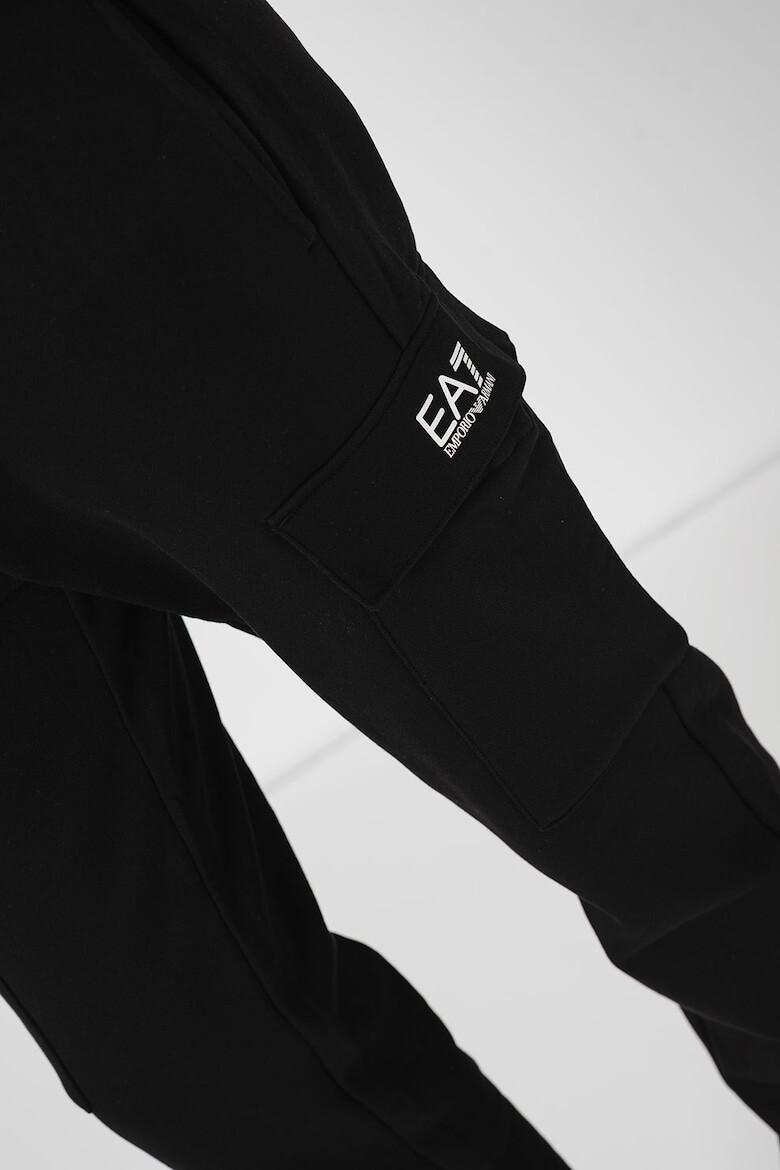 EA7 Pantaloni de trening cargo cu logo - Pled.ro