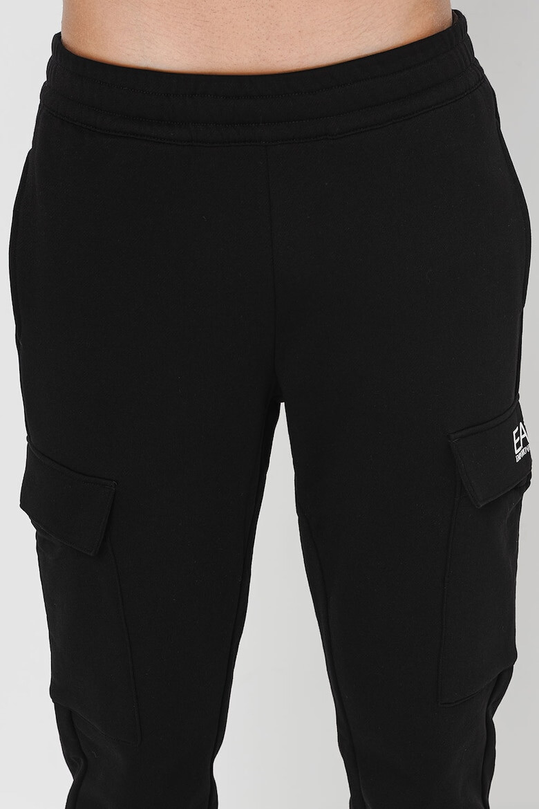 EA7 Pantaloni de trening cargo cu logo - Pled.ro