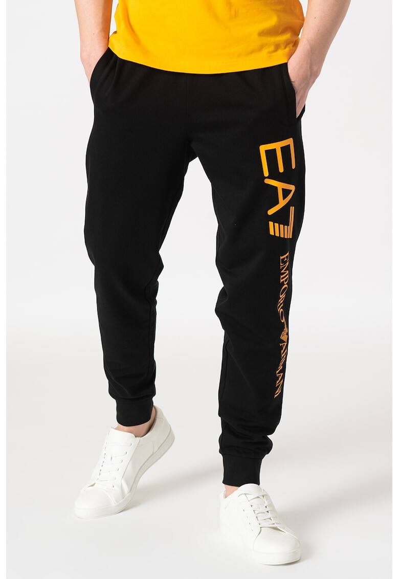 EA7 Pantaloni sport cu imprimeu logo supradimensionat - Pled.ro