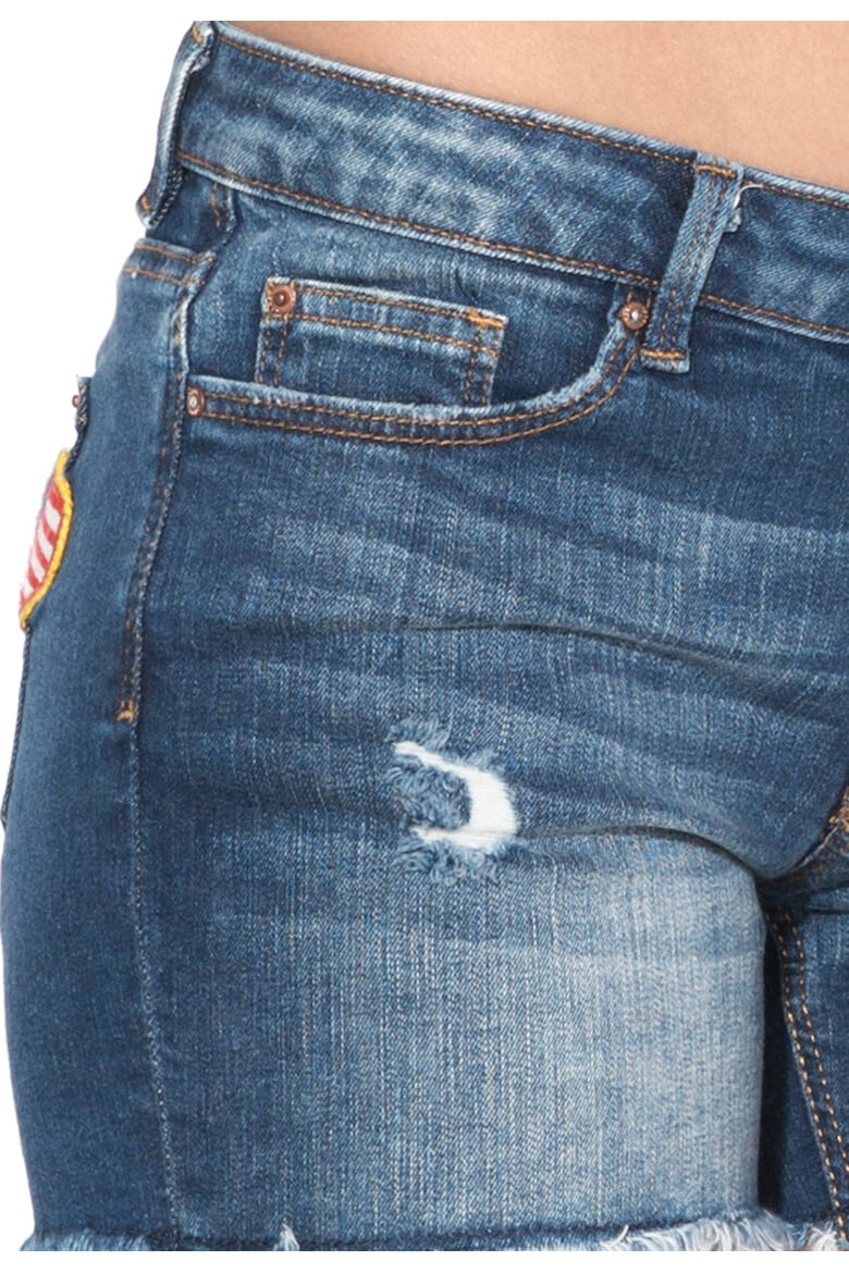 EDC by Esprit Pantaloni scurti albastri din denim cu aplicatii - Pled.ro