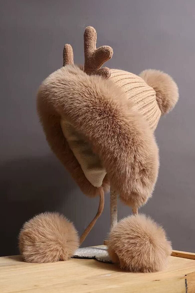 EFAYN.RO Caciula dama accesorizata cu cornite de ren decupaj la spate pentru par model pom pom cu prindere sub barbie tematica pretty cute for a deer marime universala EFAYN - Pled.ro