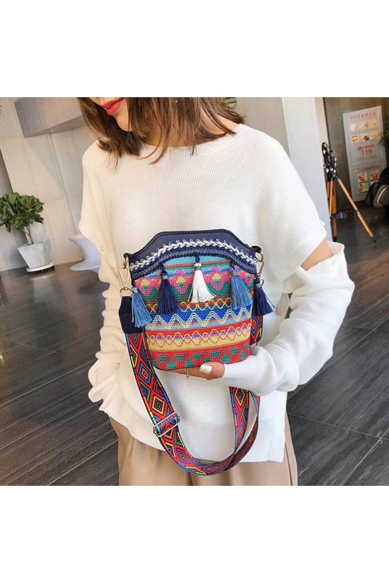 EFAYN.RO Geanta dama ciucurei si broderie model crossbody piele sintetica EFAYN - Pled.ro