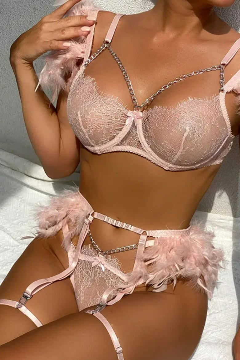 EFAYN.RO Lenjerie sexy dama set 4 piese sutien si chiloti accesorizate cu lant si pene model fashion provocator tematica ready to fly EFAYN - Pled.ro