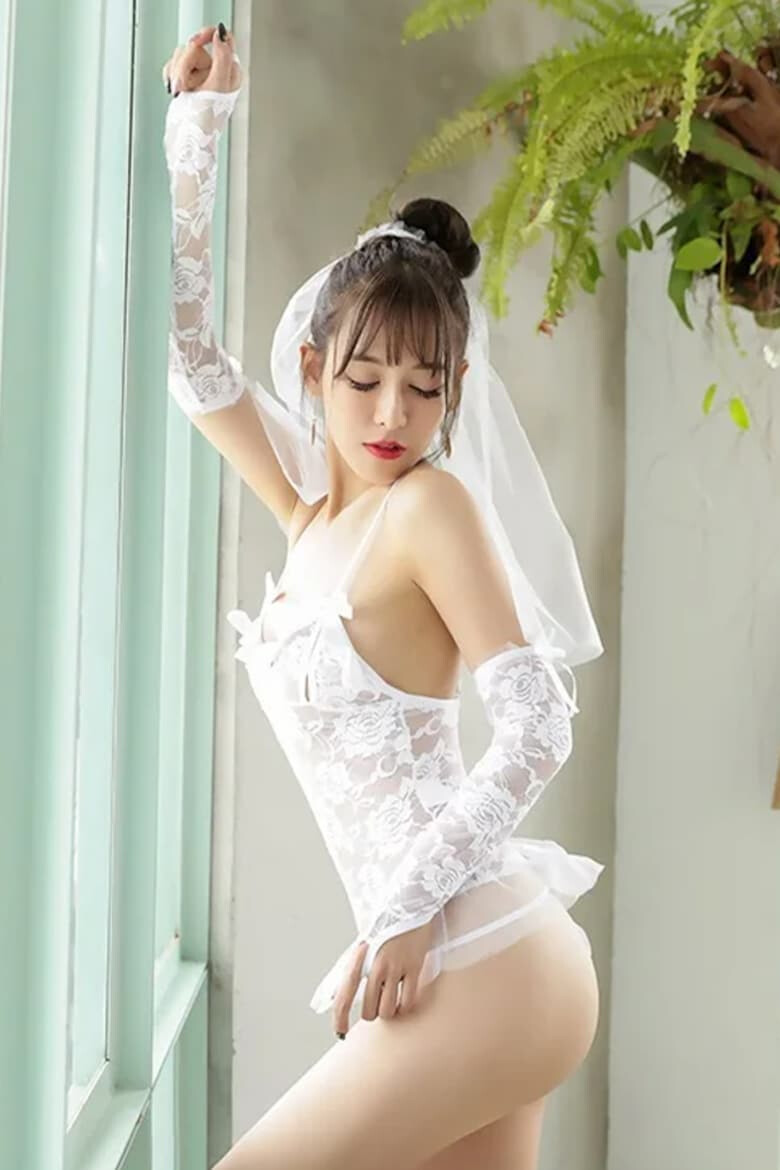 EFAYN.RO Lenjerie sexy dama set 4 piese top cu bretele subtiri voal manusi si chilot decupaj tanga model mireasa delicata tematica bride for the night EFAYN - Pled.ro