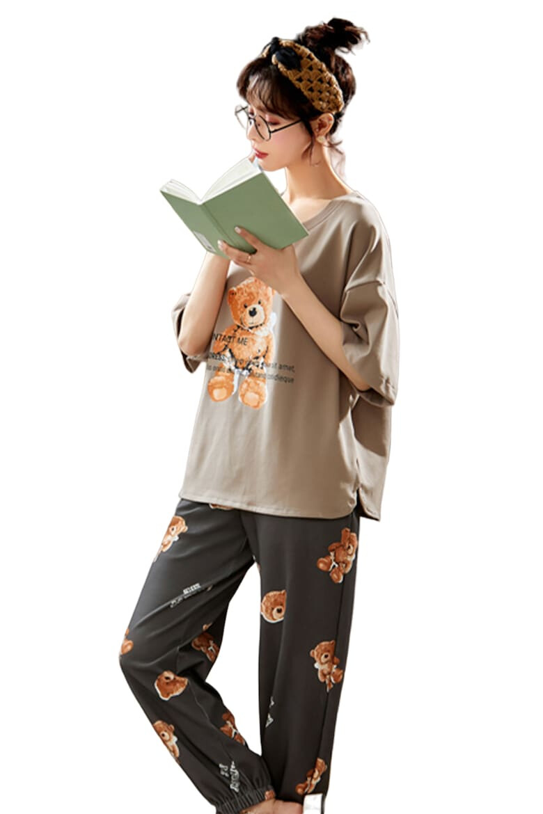 EFAYN.RO Pijama dama set doua piese bluza maneca scurta cu umar cazut margini rotunde in partea jos si pantaloni lungi model cu ursulet cute tematica I sleep with my teddy EFAYN - Pled.ro