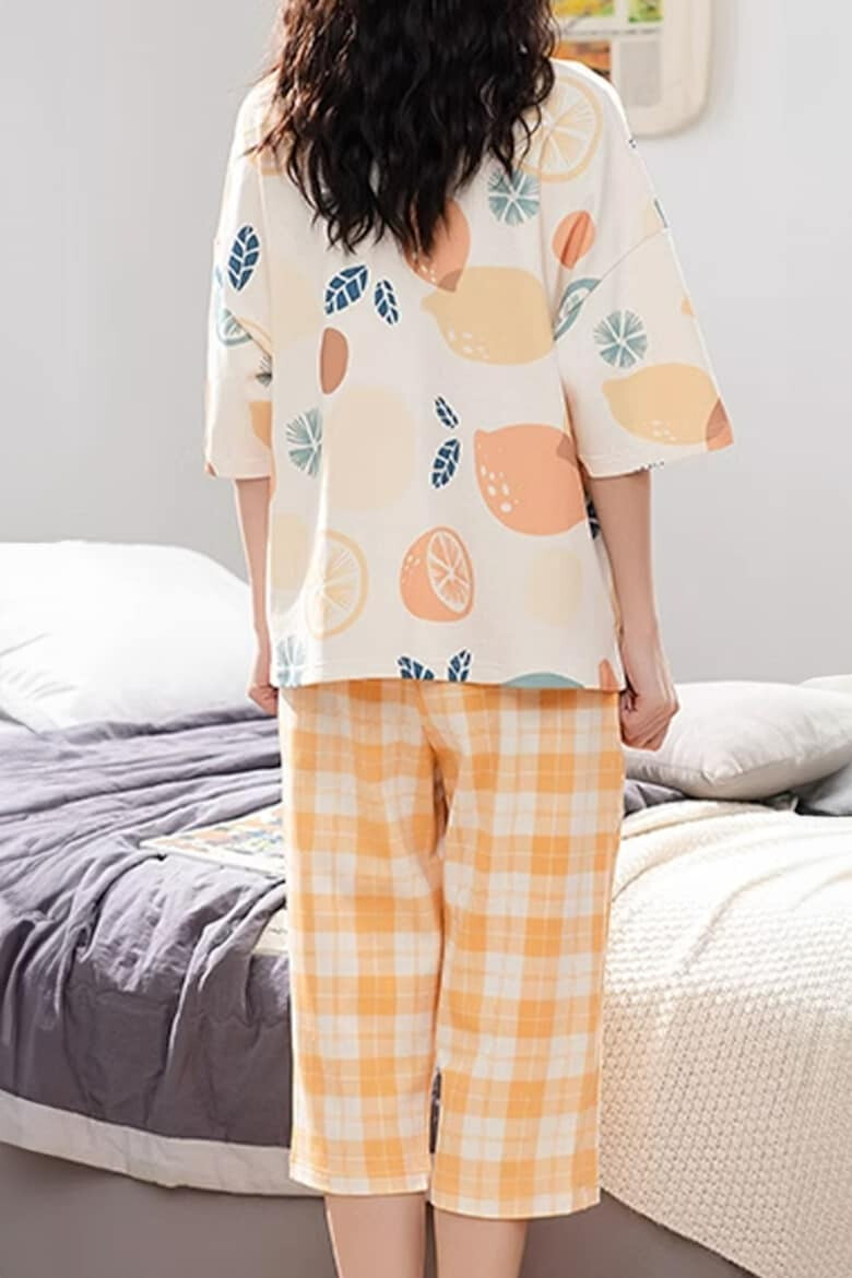 EFAYN.RO Pijama dama set doua piese bluza maneca scurta si pantaloni trei sferturi model cu fructe deliciose tematica tasty fruits EFAYN - Pled.ro