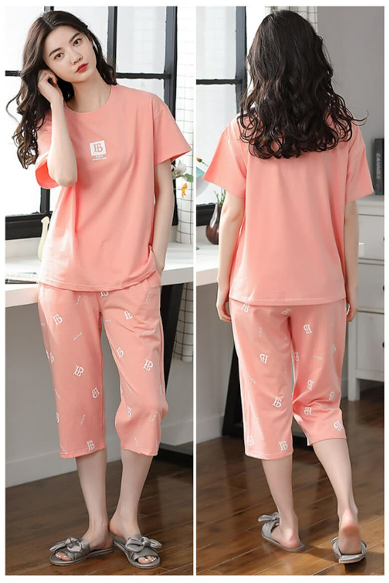 EFAYN.RO Pijama dama set doua piese bluza maneca scurta si pantaloni trei sferturi model minimalist simplu delicat tematica be cozy EFAYN - Pled.ro