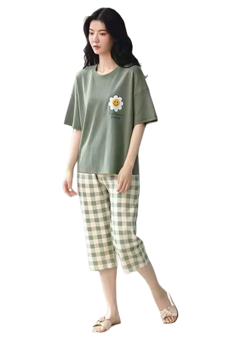 EFAYN.RO Pijama dama set doua piese bluza maneca scurta si pantaloni trei sferturi model vesel cu floricica chic tematica I love flowers EFAYN - Pled.ro