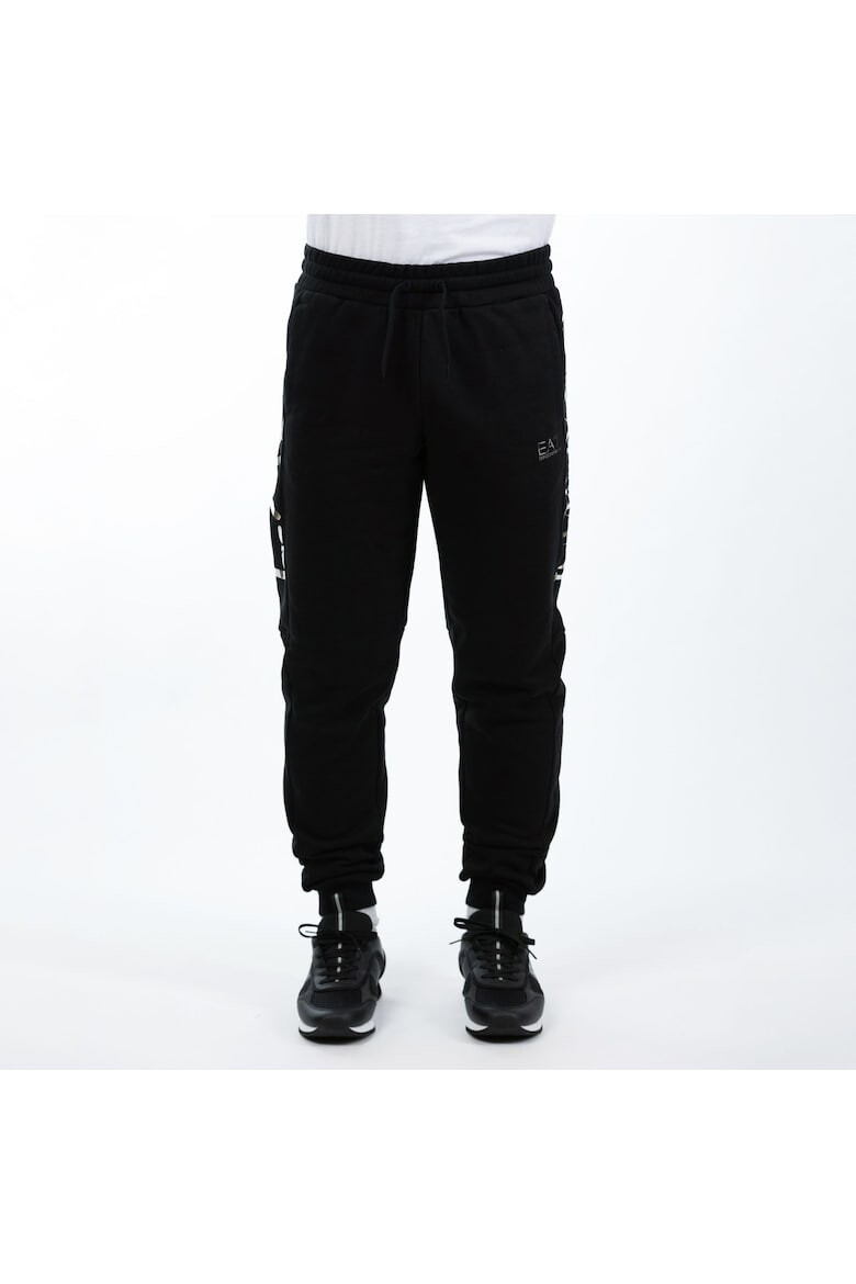 Emporio Armani EA7 Pantaloni trening Train Logo Series M Pants CH Extended Logo BR 6RPP96PJHLZ01200 - Pled.ro