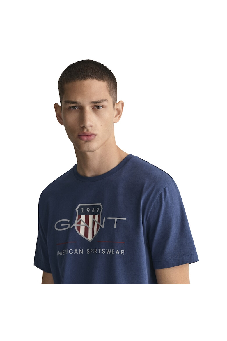 Gant Tricou cu decolteu la baza gatului si imprimeu logo Archive Shield - Pled.ro