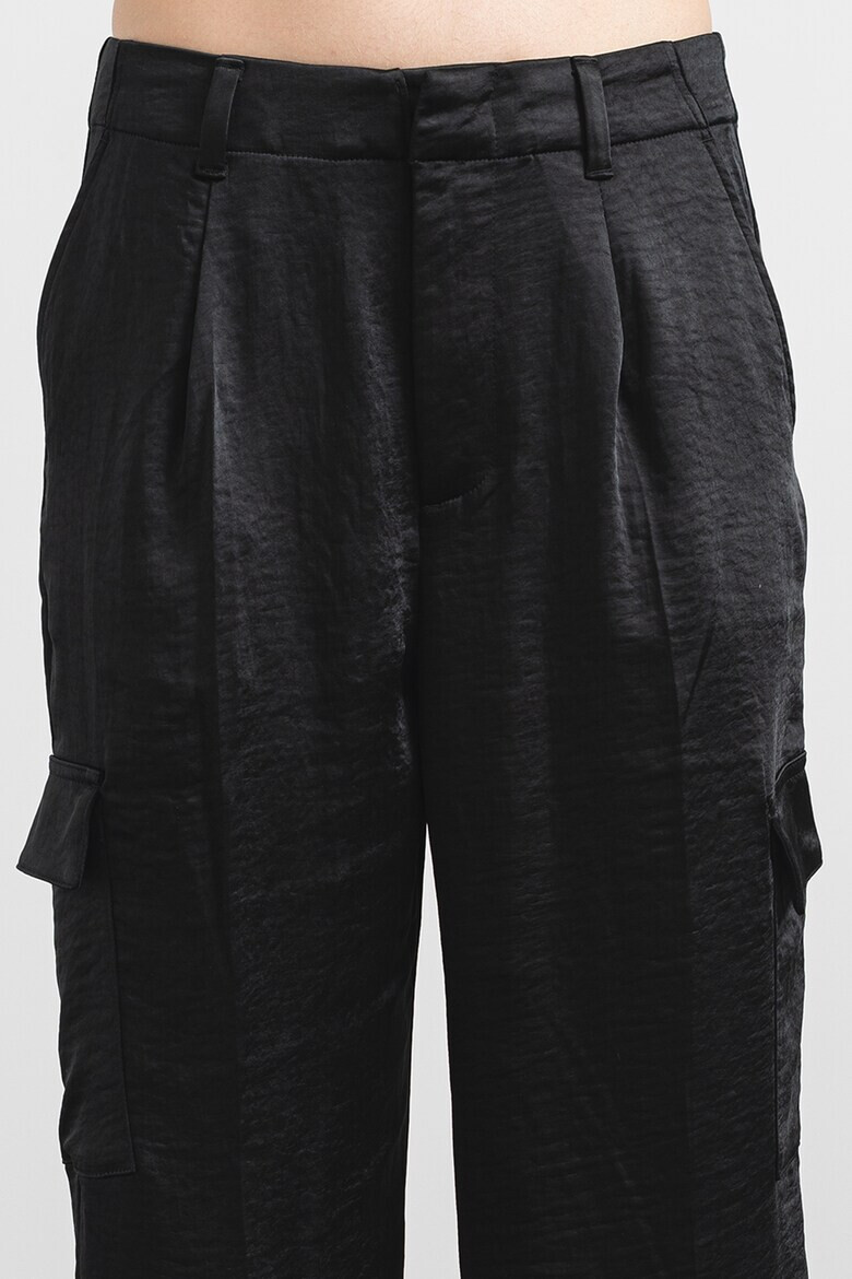 GAP Pantaloni cargo de satin cu croiala ampla - Pled.ro