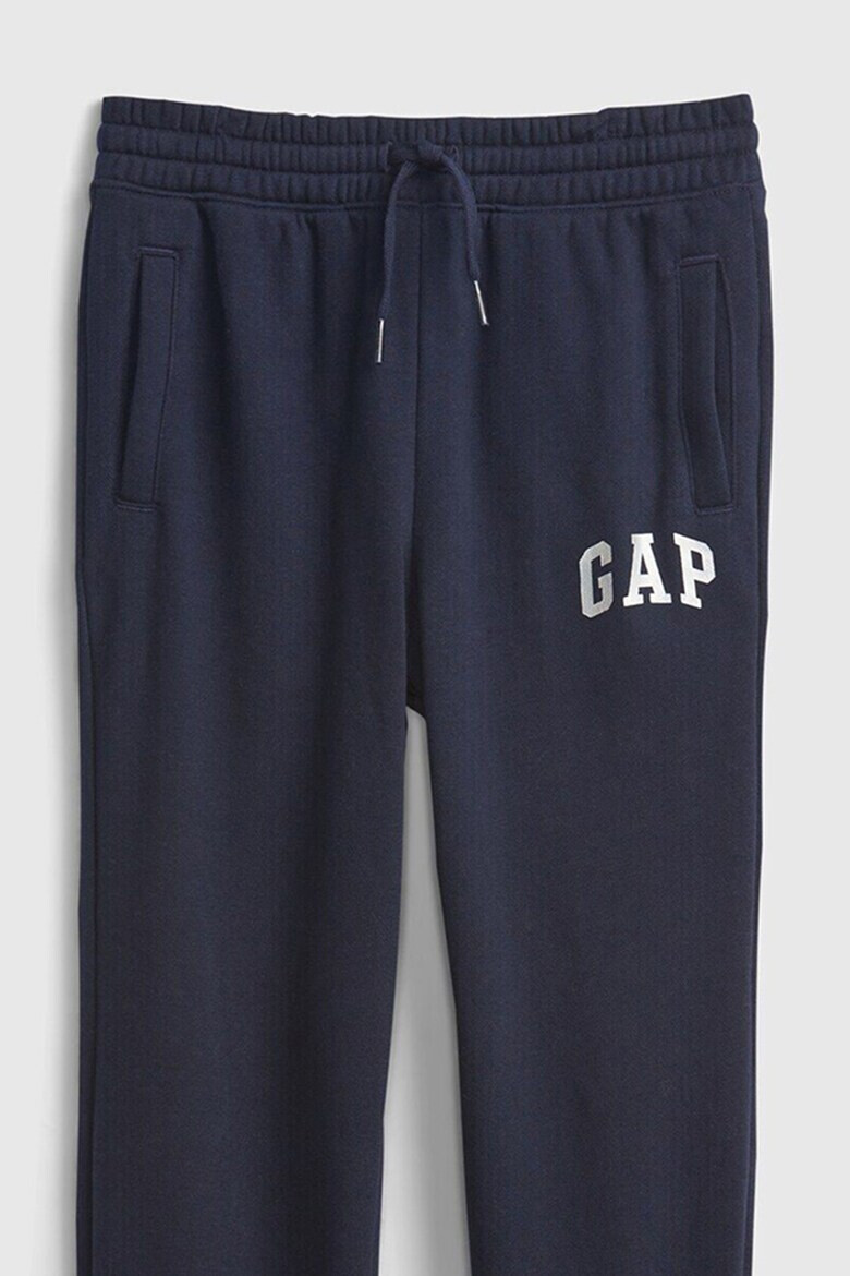 GAP Pantaloni sport conici cu imprimeu logo - Pled.ro