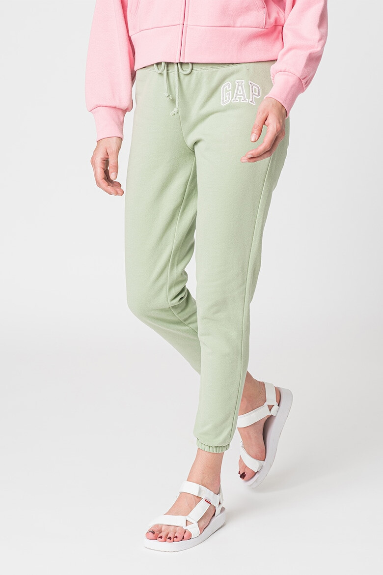 GAP Pantaloni sport cu logo brodat - Pled.ro