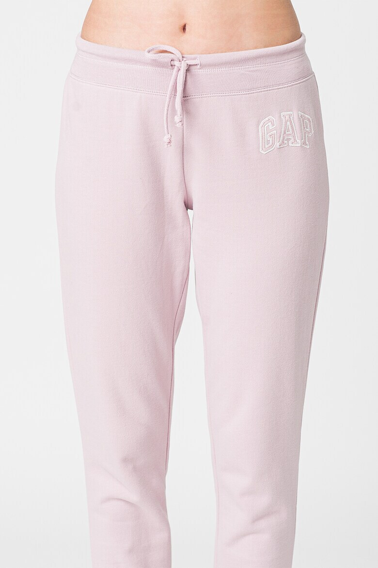 GAP Pantaloni sport cu logo brodat - Pled.ro